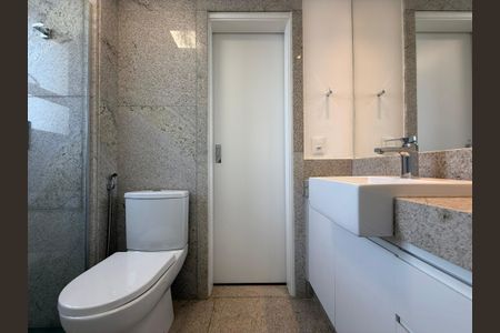 Apartamento para alugar com 180m², 4 quartos e 4 vagasBanheiro Social
