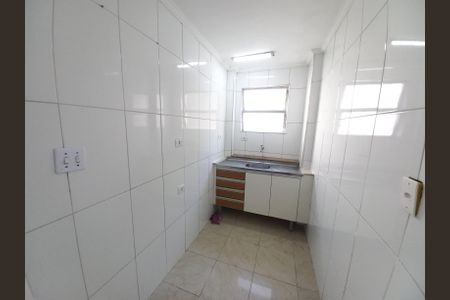 Cozinha de apartamento para alugar com 1 quarto, 35m² em Itararé, São Vicente
