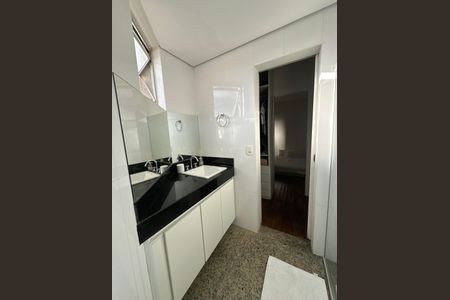 Apartamento à venda com 294m², 4 quartos e 2 vagas