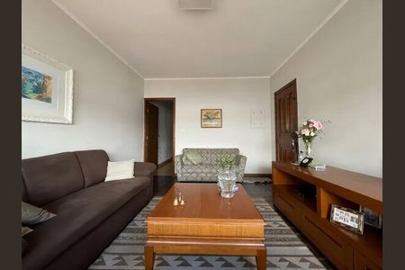 Casa para alugar com 4 quartos, 275m² em Vila Bertioga, São Paulo