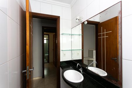 Casa à venda com 80m², 2 quartos e 2 vagasBanheiro da Suíte 1