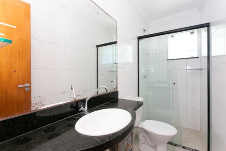 Casa à venda com 80m², 2 quartos e 2 vagasBanheiro da Suíte 1