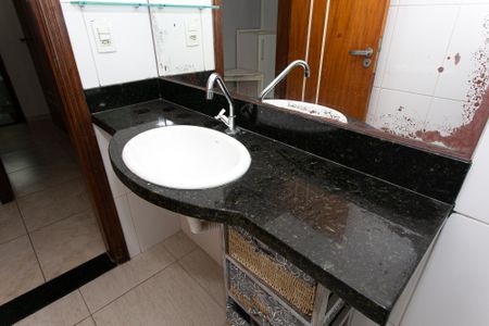 Casa à venda com 80m², 2 quartos e 2 vagasBanheiro da Suíte 1