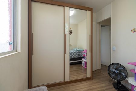 Apartamento à venda com 57m², 2 quartos e 2 vagasQuarto 2