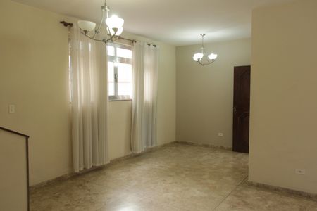 Sala de casa para alugar com 4 quartos, 252m² em Aparecida, Santos
