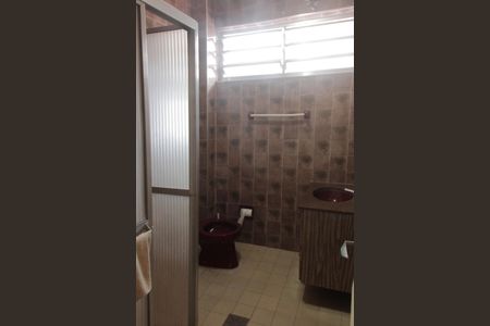 Casa para alugar com 252m², 4 quartos e 3 vagasBanheiro Social 1