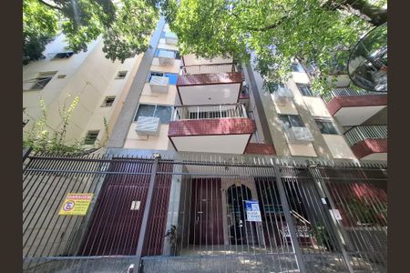 Apartamento para alugar com 74m², 2 quartos e 1 vaga Apartamento para alugar com 74m², 2 quartos e 1 vagaFachada