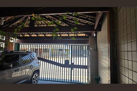 Casa à venda com 104m², 2 quartos e 2 vagas