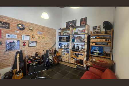 Casa à venda com 104m², 2 quartos e 2 vagas