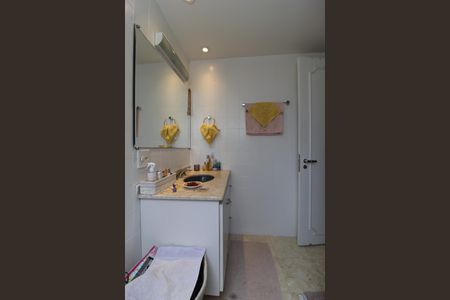 Apartamento à venda com 90m², 2 quartos e 1 vagaBanheiro da Suíte