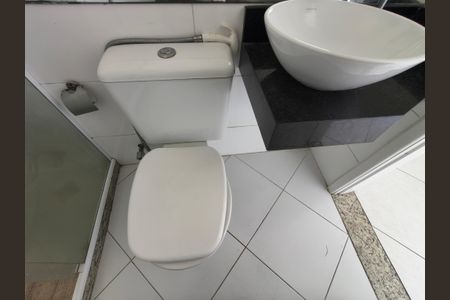 Casa de condomínio para alugar com 123m², 3 quartos e 1 vaga Casa de condomínio para alugar com 123m², 3 quartos e 1 vagaBanheiro Quarto Suite 3