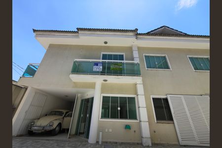 Casa de condomínio para alugar com 123m², 3 quartos e 1 vaga Casa de condomínio para alugar com 123m², 3 quartos e 1 vagaFachada