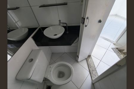 Casa de condomínio para alugar com 123m², 3 quartos e 1 vaga Casa de condomínio para alugar com 123m², 3 quartos e 1 vagaBanheiro Social