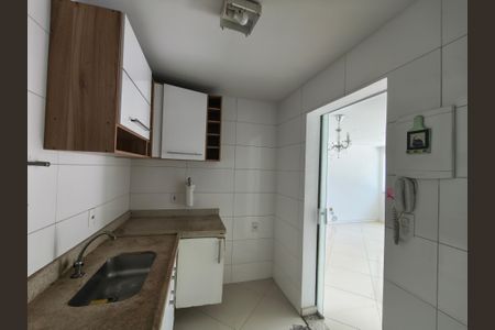 Cozinha de casa de condomínio para alugar com 3 quartos, 123m² em Taquara, Rio de Janeiro