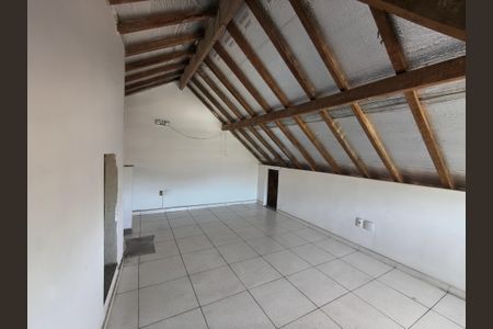 Casa de condomínio para alugar com 123m², 3 quartos e 1 vaga Casa de condomínio para alugar com 123m², 3 quartos e 1 vagaSótão