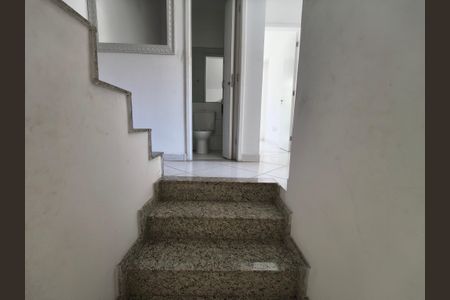 Casa de condomínio para alugar com 123m², 3 quartos e 1 vaga Casa de condomínio para alugar com 123m², 3 quartos e 1 vagaHall Ciculação