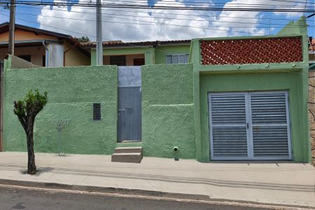 Casa à venda com 298m², 2 quartos e 1 vagaFachada