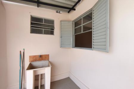 Casa à venda com 298m², 2 quartos e 1 vagaEdícula - Área de serviço