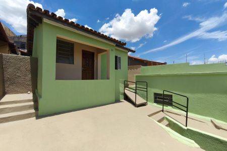 Casa à venda com 298m², 2 quartos e 1 vagaQuintal - Garagem