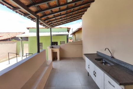 Casa à venda com 298m², 2 quartos e 1 vagaÁrea de Serviço