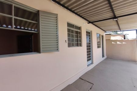 Casa à venda com 298m², 2 quartos e 1 vagaQuintal