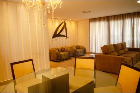 Apartamento para alugar com 3 quartos, 128m² em Jardim Goiás, Goiânia