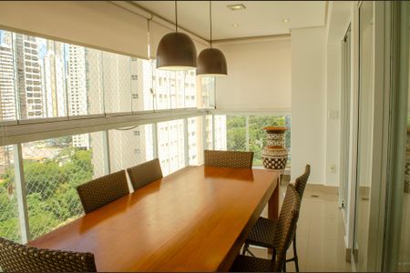 Apartamento para alugar com 3 quartos, 128m² em Jardim Goiás, Goiânia