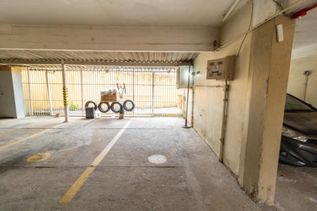 Garagem de casa de condomínio à venda com 2 quartos, 50m² em Glória, Porto Alegre