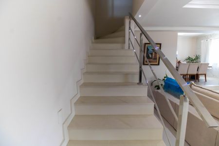 Escada  de casa à venda com 5 quartos, 570m² em São Francisco, Niterói