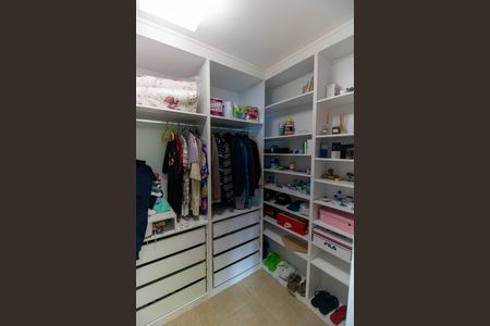 Casa para alugar com 570m², 5 quartos e 5 vagasCloset da suíte 1