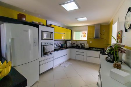 Casa para alugar com 570m², 5 quartos e 5 vagasCozinha