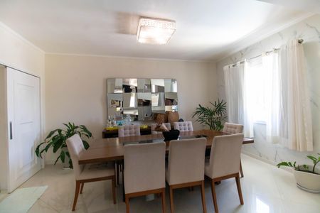 Casa para alugar com 570m², 5 quartos e 5 vagasSala