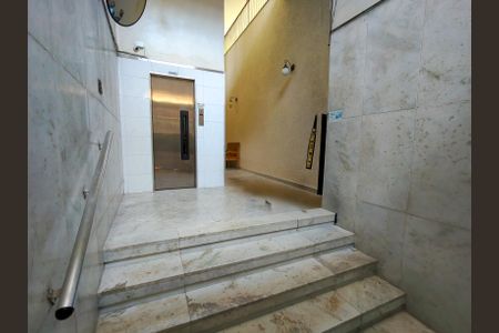 Apartamento à venda com 69m², 2 quartos e 1 vagaFachada e portaria