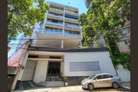 Apartamento à venda com 69m², 2 quartos e 1 vagaFachada e portaria