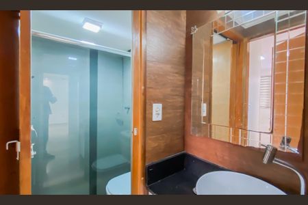 Apartamento à venda com 56m², 2 quartos e 1 vaga Apartamento à venda com 56m², 2 quartos e 1 vagaBanheiro