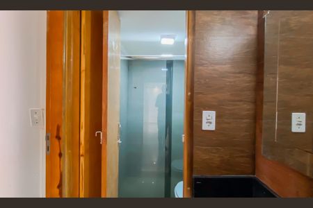 Apartamento à venda com 56m², 2 quartos e 1 vaga Apartamento à venda com 56m², 2 quartos e 1 vagaBanheiro