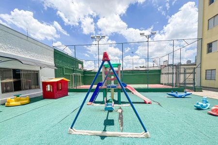 Apartamento para alugar com 50m², 2 quartos e 1 vaga Apartamento para alugar com 50m², 2 quartos e 1 vagaÁrea comum - Playground