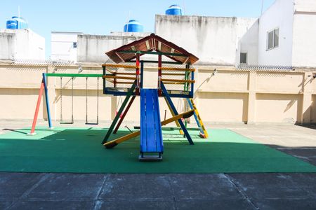 Apartamento à venda com 86m², 2 quartos e 2 vagasÁrea comum - Playground