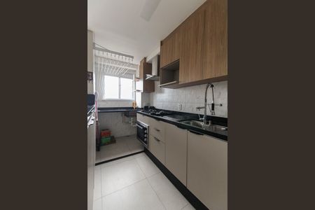 Cozinha de apartamento para alugar com 2 quartos, 41m² em Jardim Helian, São Paulo