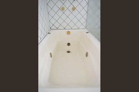 Apartamento para alugar com 75m², 2 quartos e 2 vagasBanheiro