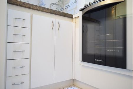 Apartamento para alugar com 75m², 2 quartos e 2 vagasCozinha