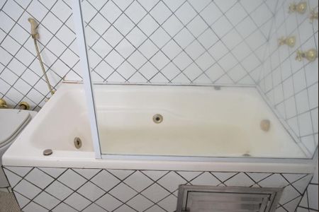 Apartamento para alugar com 75m², 2 quartos e 2 vagasBanheiro