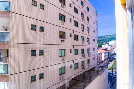 Apartamento à venda com 76m², 2 quartos e 1 vagaSala vista