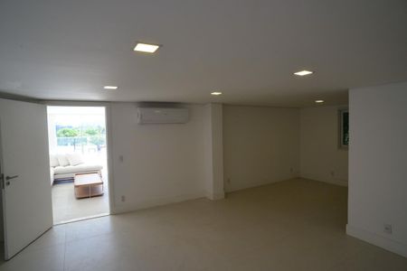 Casa de condomínio à venda com 850m², 4 quartos e 6 vagasEspaço de Apoio