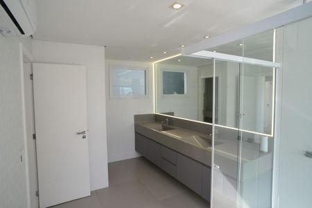 Casa de condomínio à venda com 850m², 4 quartos e 6 vagasBanheiro Suíte Principal