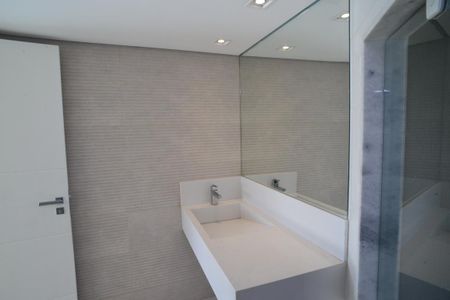 Casa de condomínio à venda com 850m², 4 quartos e 6 vagasBanheiro de Apoio Piscina