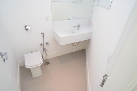 Casa de condomínio à venda com 850m², 4 quartos e 6 vagasBanheiro Suíte Principal