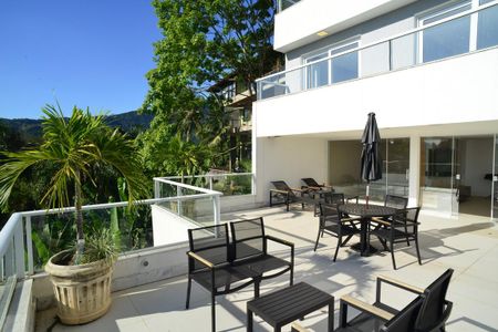 Casa de condomínio à venda com 850m², 4 quartos e 6 vagasPiscina