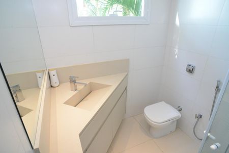 Casa de condomínio à venda com 850m², 4 quartos e 6 vagasBanheiro Suíte 2