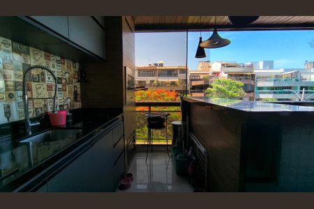 Apartamento à venda com 136m², 2 quartos e 2 vagasVaranda